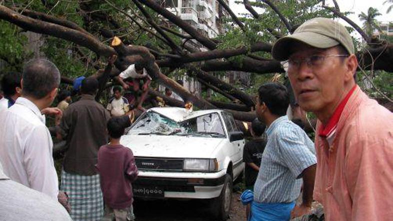 Razmere v Mjanmaru so še vedno kritične, saj večina ljudi še ni dobila pomoči. M