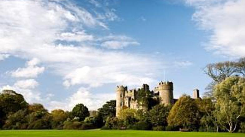 Zeleni otok ne vabi le s prelepo pokrajino, ampak tudi s prijaznimi in vedno na 