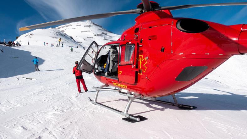 helikopter smučanje reševanje nesreča sneg