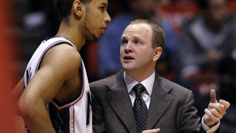 Devin Harris (levo) bo v novi sezoni glavno orožje trenerja Lawrenca Franka (des