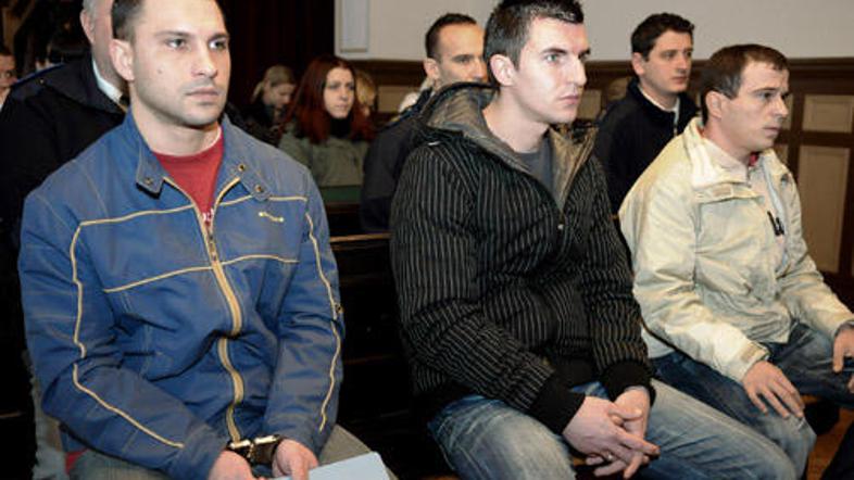 Obtoženi Boštjan Koprivnikar, Simon Trančar in Damir Hasani