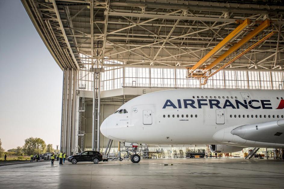 Porsche cayenne in Airbus