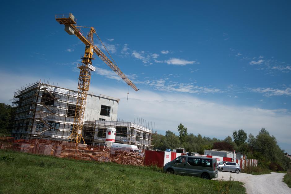 Gradnja šole Montessori v Podutiku. | Avtor: Anže Petkovšek