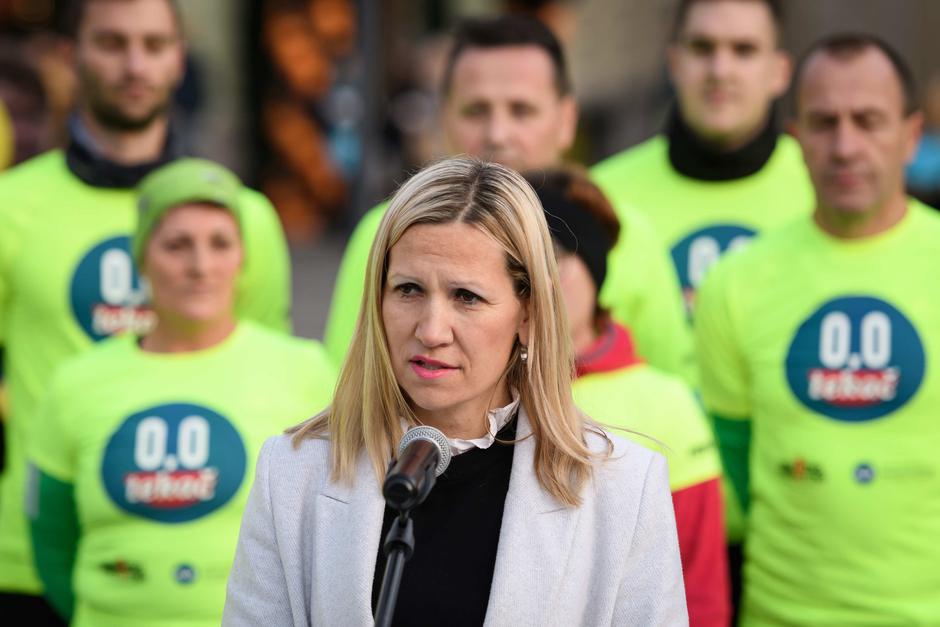 Slovenija piha 0,0 | Avtor: AVP