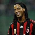 Bo Ronaldinho poleti zapustil Milano?