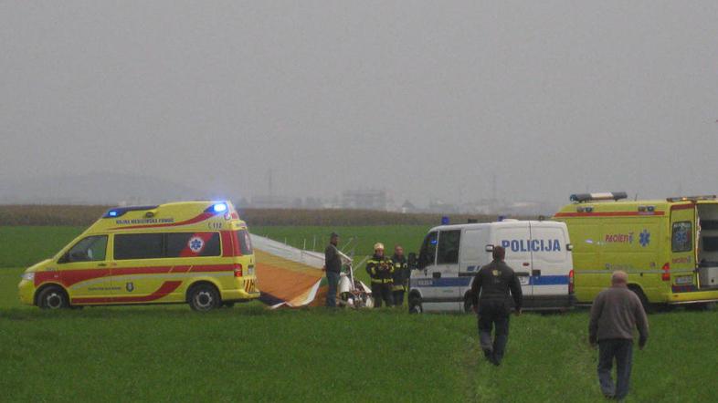 Pomoč reševalcev je bila zaman. Zmajar je umrl na kraju nesreče. (Foto: Bralec Ž