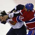 Fotografija dneva prihaja s tekme med Atlanto Thrashers in Montreal Canadiens. O