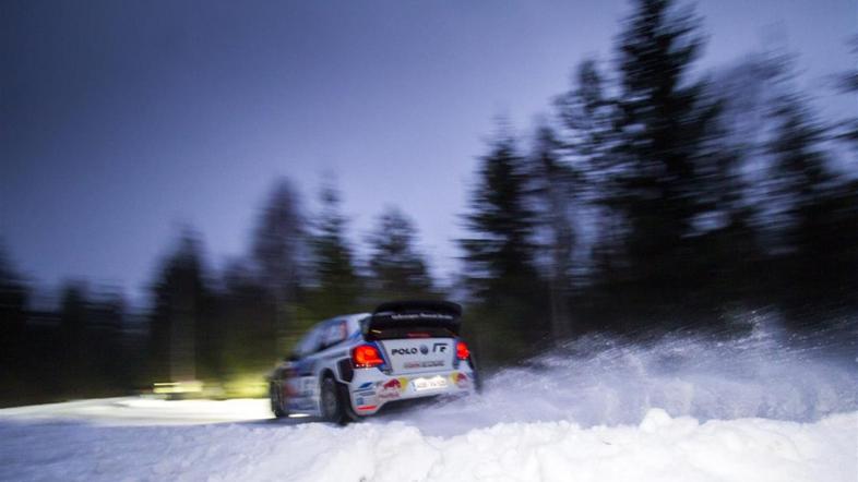 Ogier Volkswagen Polo reli WRC Švedska po Švedskem sneg