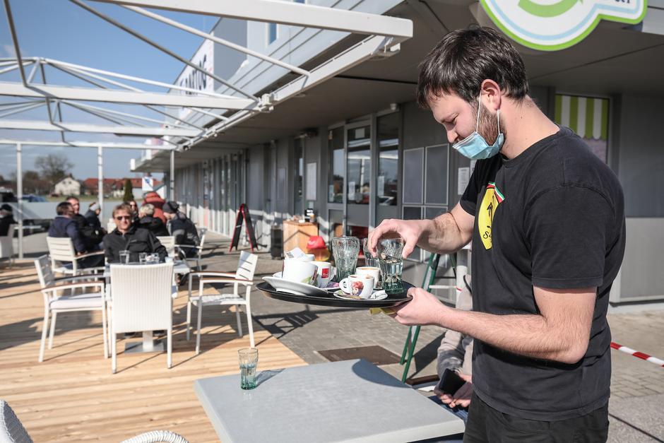 odprtje lokalov | Avtor: Saša Despot