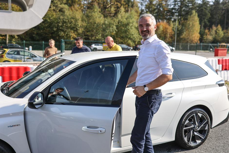 srečanje kandidatov za predsednika na AMZS poligonu | Avtor: Saša Despot