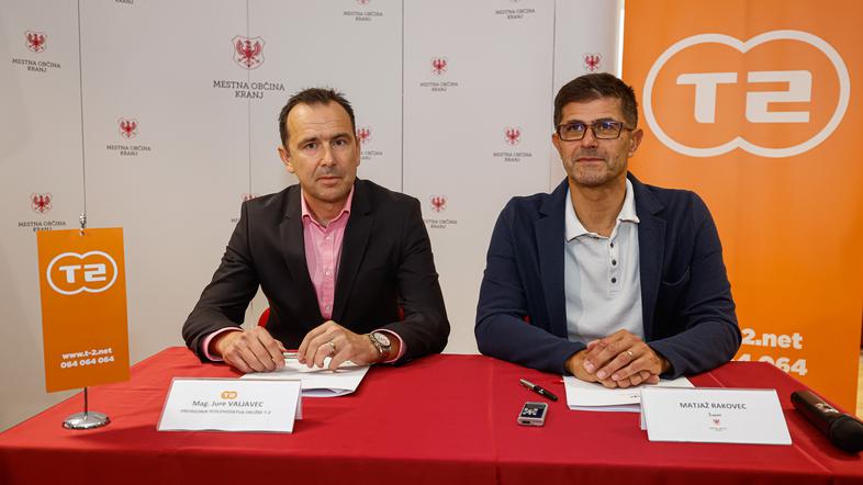 Matjaž Rakovec, Jure Valjavec, podpis pogodbe, Mestna občina Kranj, T2