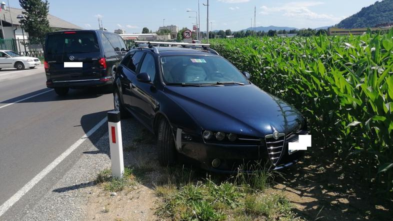 Nepravilno parkiranje ob kranjski vojašnici