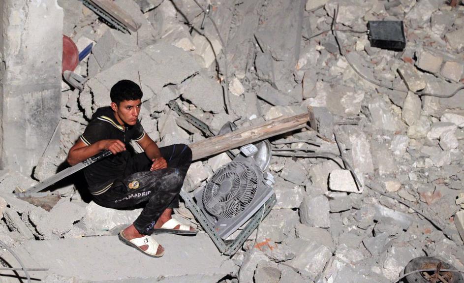 Napad na civilno stavbo v Tripoliju je zahteval žrtve.