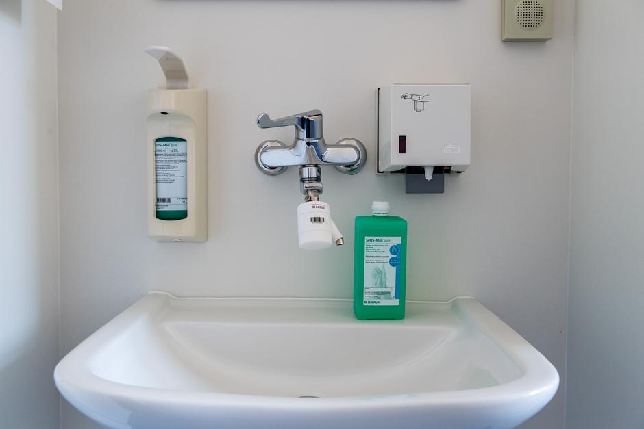 koronavirus COVID-19 | Avtor: Epa