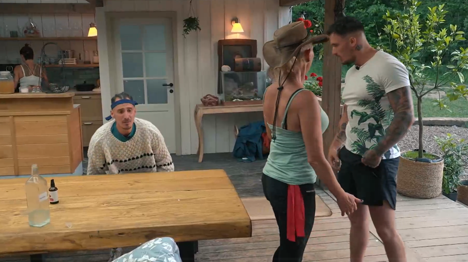 kmetija, jan, žan | Avtor: Voyo