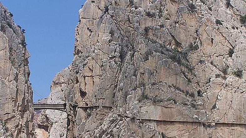 Leta 2006 je andaluzijska vlada namenila nekaj milijonov evrov za obnovo dotraja