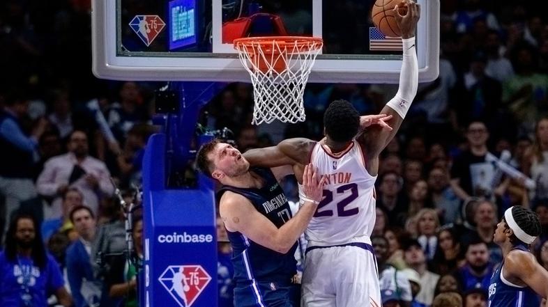 Luka Dončić in DeAndre Ayton