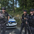 Oborožen ropar, policija