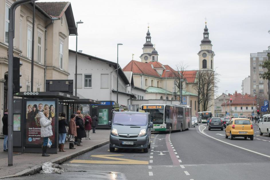 vstavljanje na avtobusni postaji