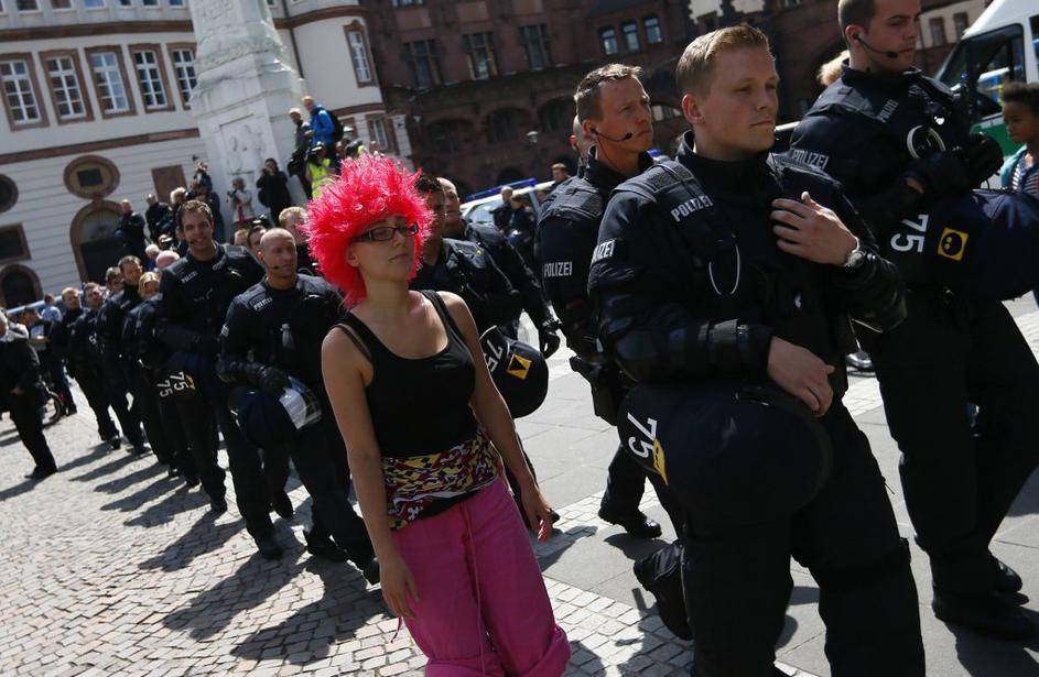 protest ECB GIBANJE 15 O