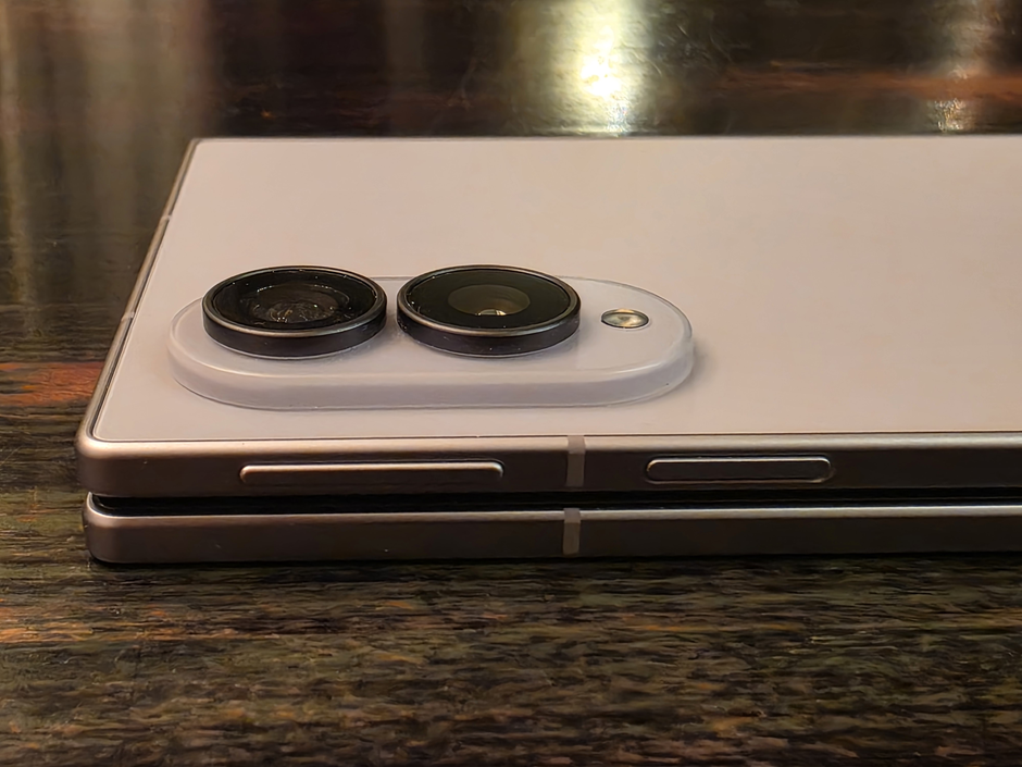 Samsung Galaxy Z Fold8 | Avtor: D. J.