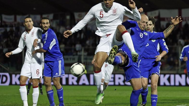 anglija san marino Joleon Lescott