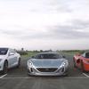 Rimac concept one v sredini proti tesli model S (levo) in ferrariju LaFerrariju 