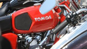 Tomos