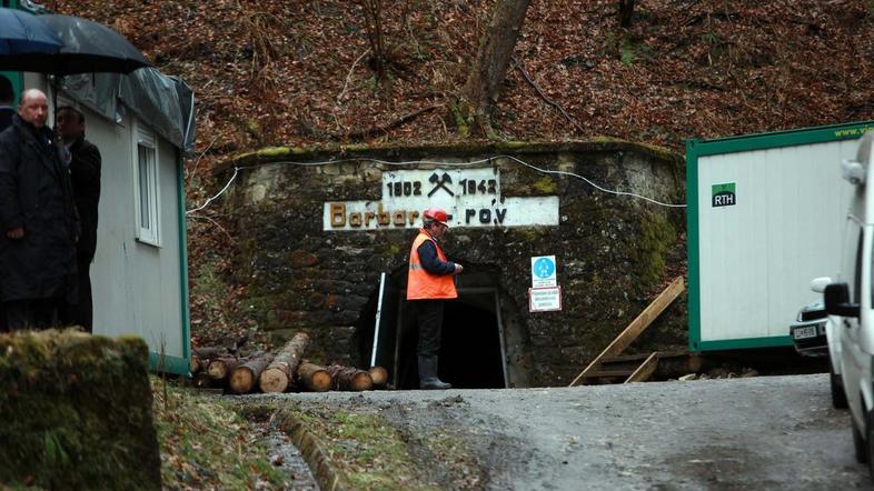 Rudarji po Ferenčevih besedah že zdaj opozarjajo, da si brez varovanja ne upajo 