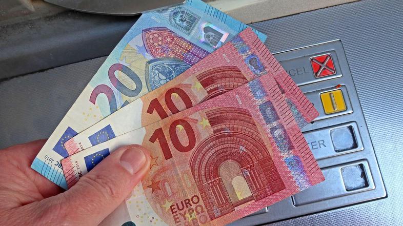 bankomat evro bankovci