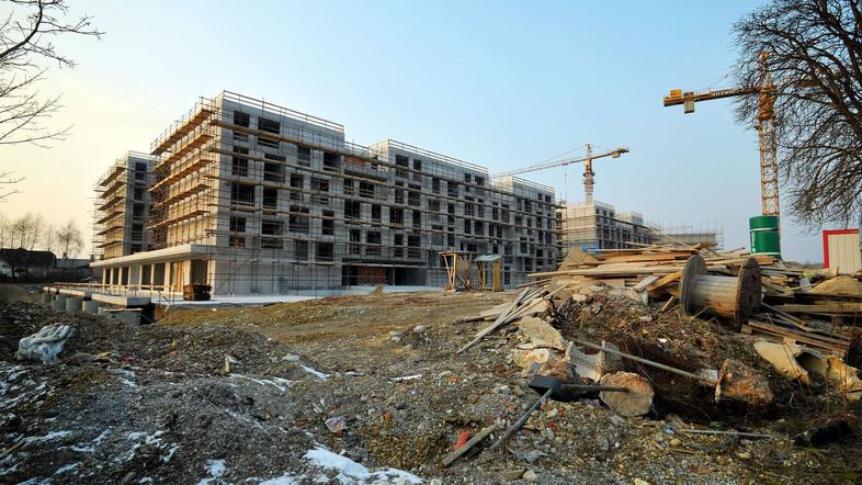 GPG bi moral 187 stanovanj na Brdu končati do septembra, preostalih 215 pa do ja