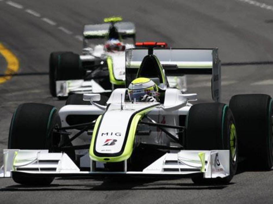 Brawn Mercedesa sta prvi dve mesti držala od prvega zavoja do kariraste zastavic