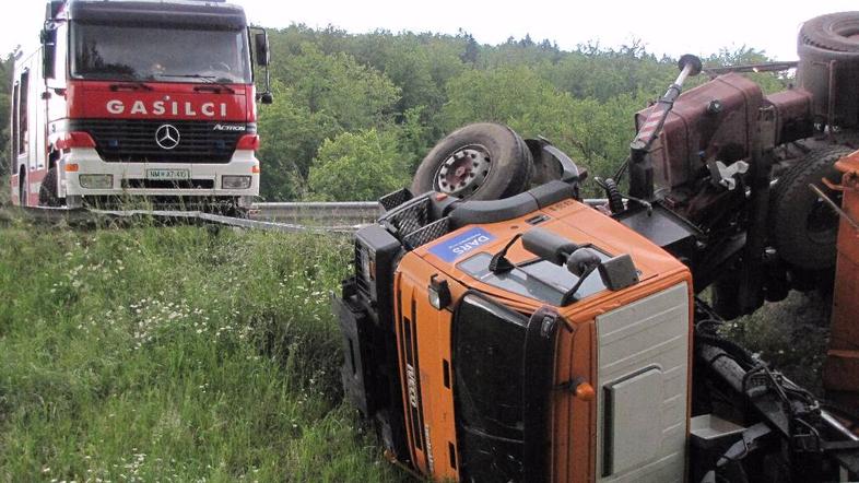 nesreča dolenjska avtocesta