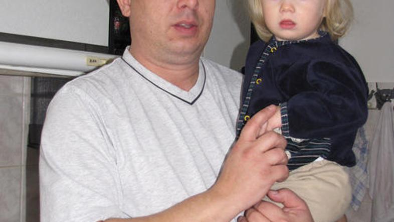 38-letni Kranjčan Mirko Jagodič je oče treh otrok in nekdanji tehnolog v Ibiju, 