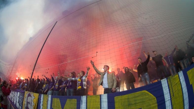 Viole navijači Maribor Olimpija Ljubljana derbi Prva liga slovensko prvenstvo