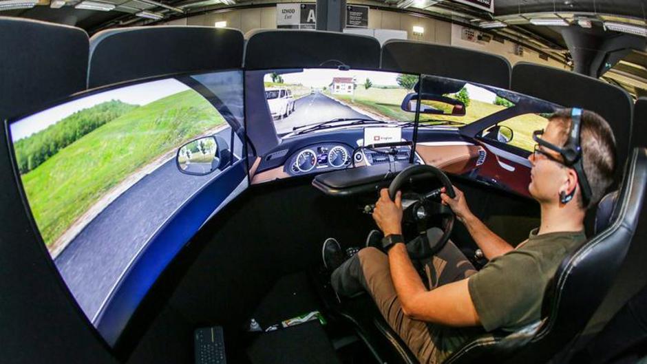 Simulator | Avtor: Saša Despot