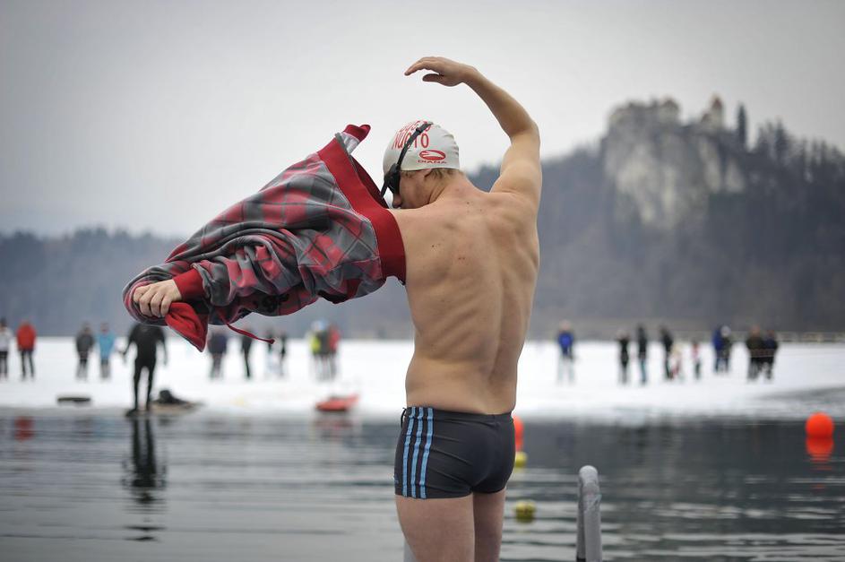 Ledeno plavanje na Bledu 