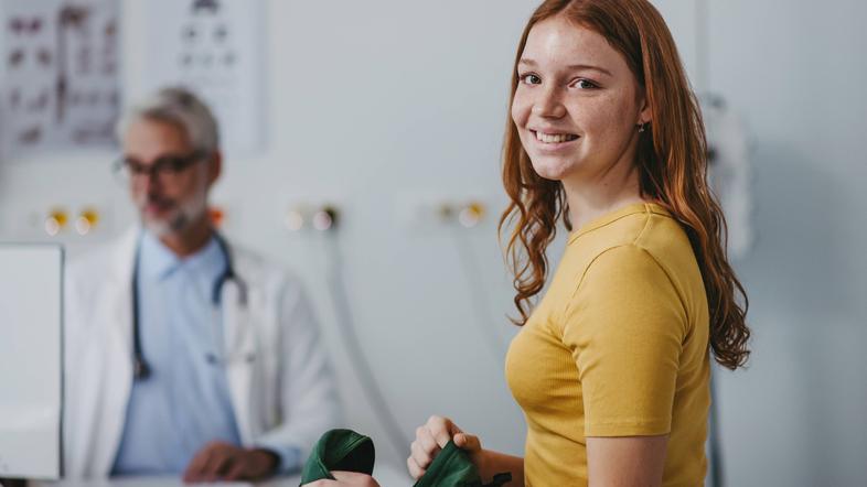 zdravnik, dekle, cepivo, rak