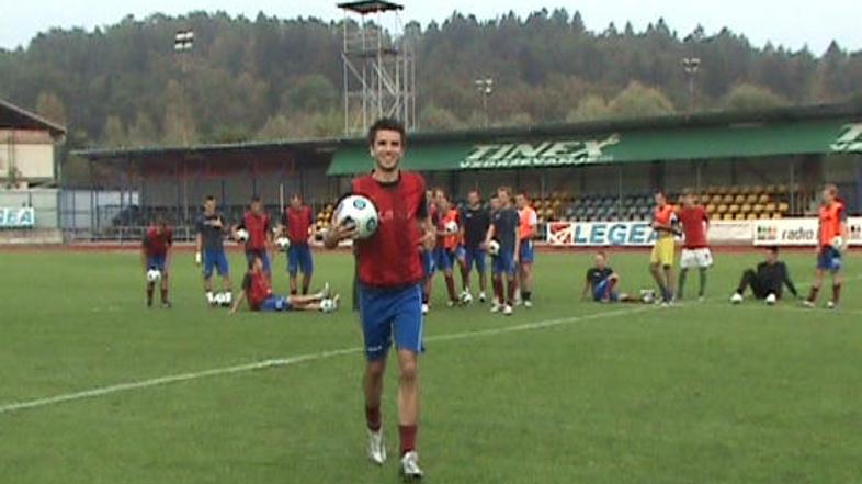 Kapetan Domžal Luka Elsner je otvoril tretjo epizodo Žurnalove štange. © Žurnal2