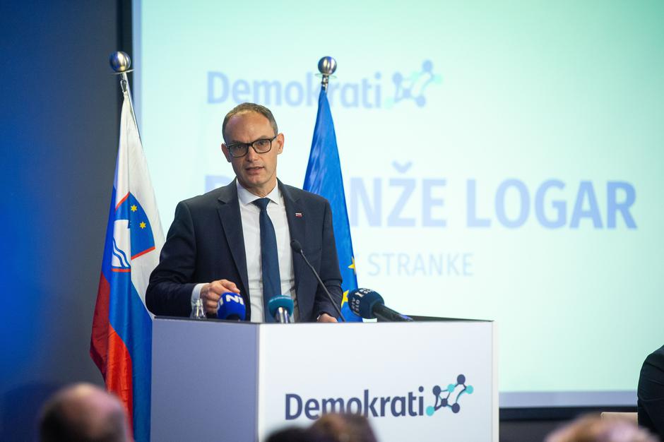 Demokrati | Avtor: Anže Petkovšek