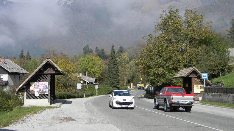 Krajani želijo zaradi varnosti svojih otrok na odseku med avtobusnima postajama 