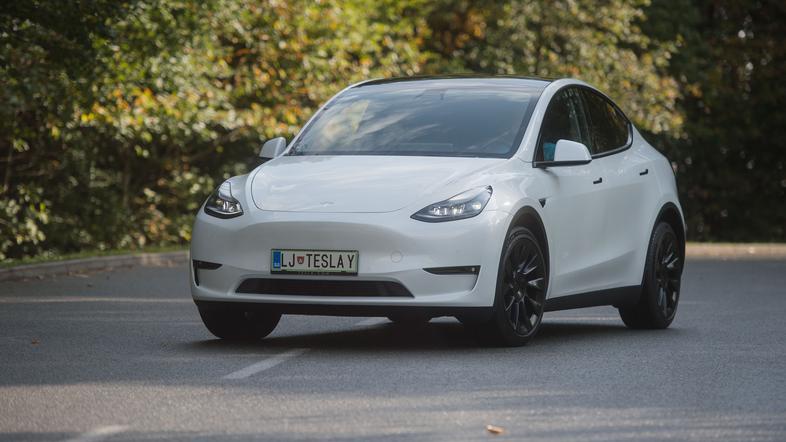 Tesla Y