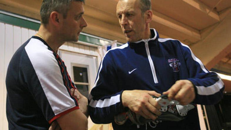 Drago in Milan. Nepogrešljiva moža skrbita, da imajo risi vse, kar potrebujejo.