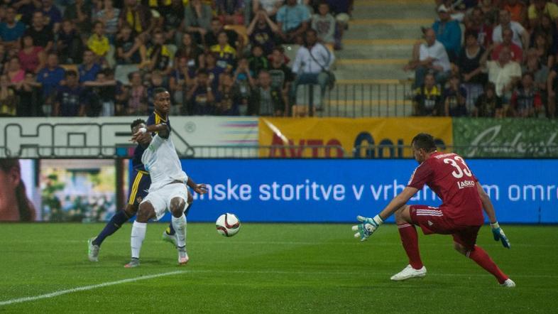 Maribor, Olimpija, derbi, Ezekiel Henty