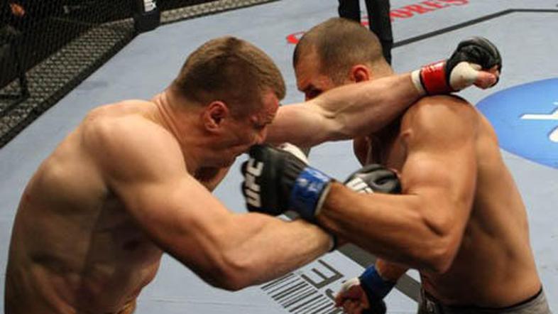 Cigan (desno) se je po zmagi proti izkušenejšemu Cro Copu (levo), razumljivo, po