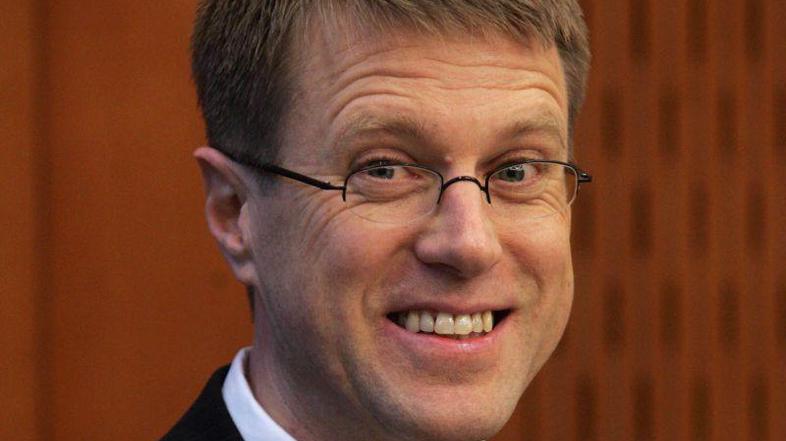 Samuel Žbogar se je po pisanju Spiegla pri Američanih zanimal, ali bi lahko Slov