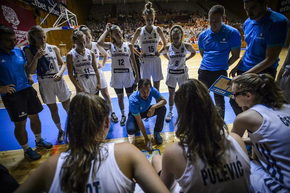 Slovenska ženska košarkarska reprezentanca | Avtor: Reševalni pas/Twitter