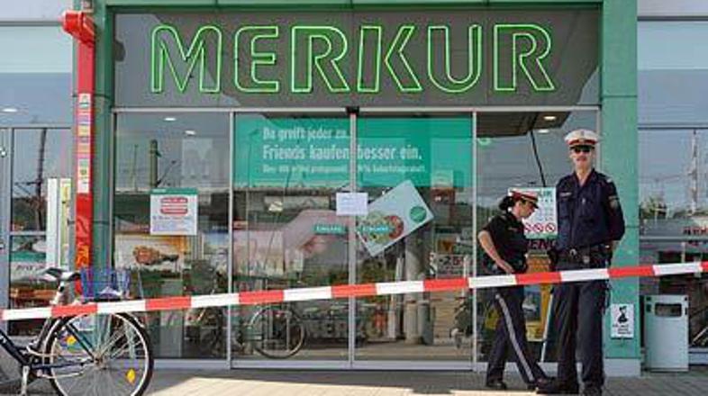 Obdukcija je pokazala, da je bil mladoletni vlomilec ustreljen v hrbet.