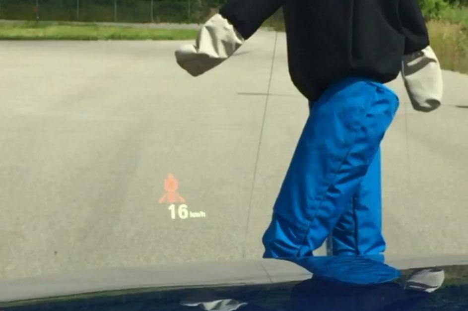 Zaviranje v sili AEB