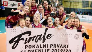 Nova KBM Branik : Calcit Volley